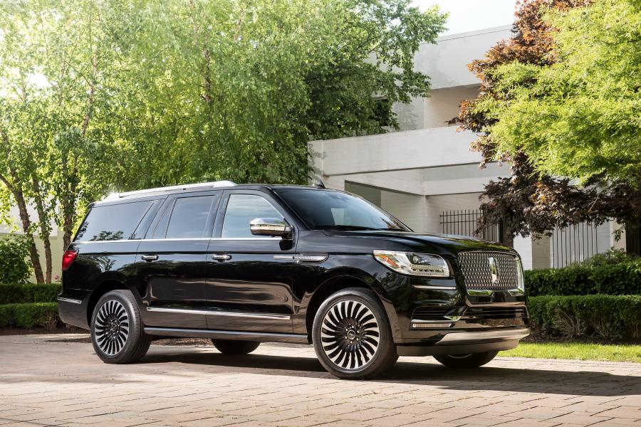  Lincoln Navigator L Black Label 2017 года  (фото 12 из 27)